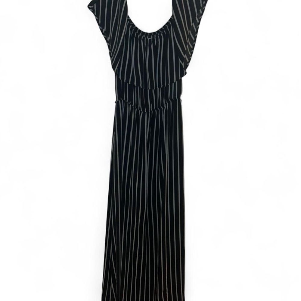 Active USA Dress Size Large Black & White Pinstriped